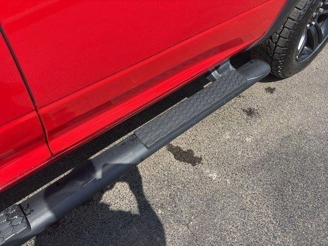 RAM 1500 Classic Tradesman Crew Cab SWB 4WD 2022