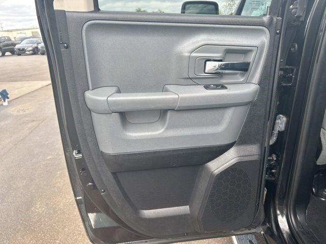 RAM 1500 SLT Quad Cab 4WD 2017