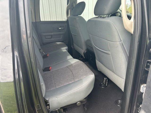 RAM 1500 SLT Quad Cab 4WD 2017