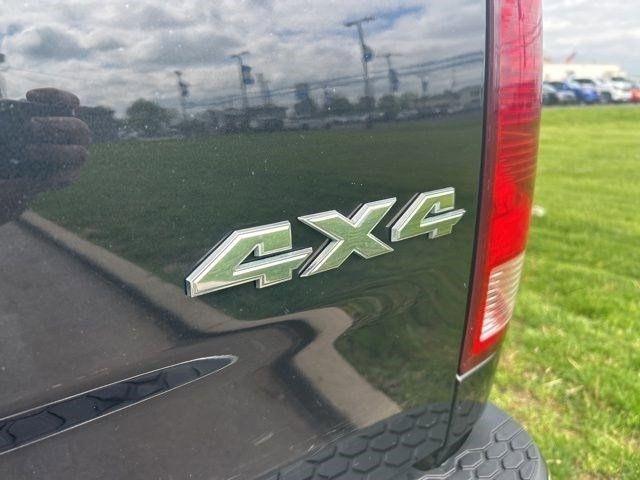 RAM 1500 SLT Quad Cab 4WD 2017