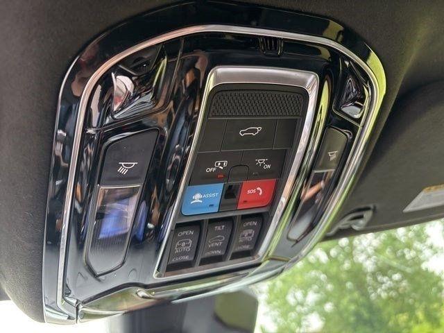 Jeep Grand Wagoneer Series III 4WD 2022