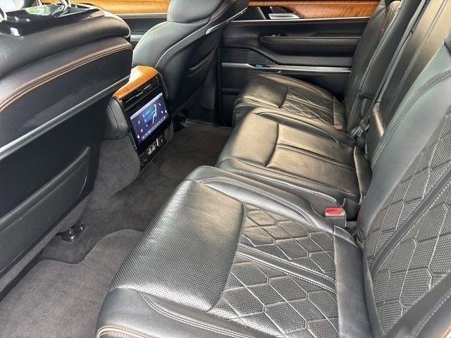 Jeep Grand Wagoneer Series III 4WD 2022