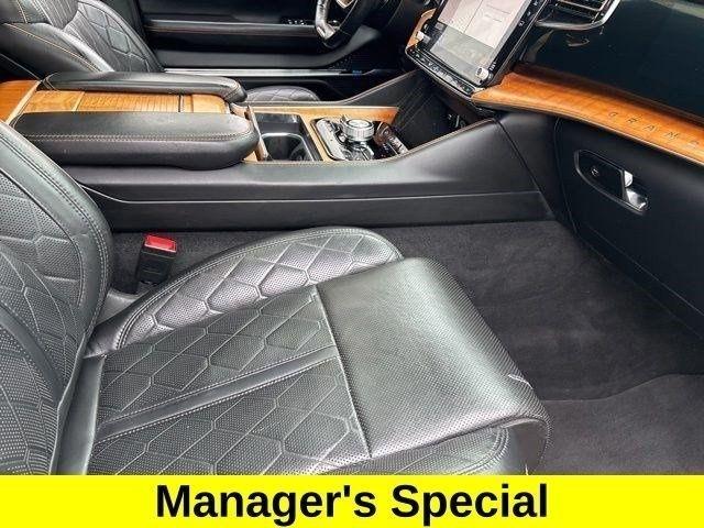 Jeep Grand Wagoneer Series III 4WD 2022