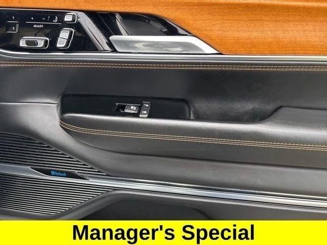 Jeep Grand Wagoneer Series III 4WD 2022
