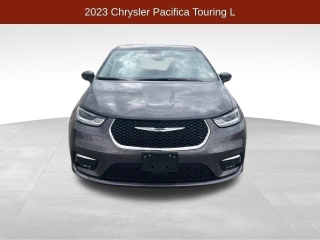 Chrysler Pacifica Touring L 2023