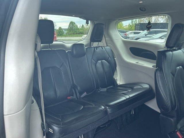 Chrysler Pacifica Touring L 2023