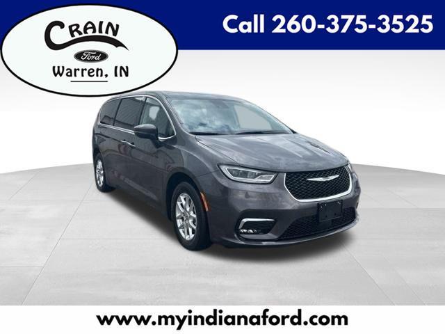 Chrysler Pacifica Touring L 2023