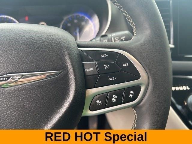 Chrysler Pacifica Touring L 2023