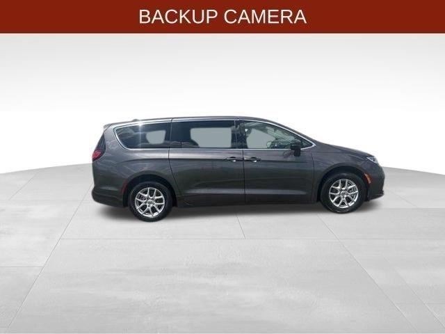 Chrysler Pacifica Touring L 2023