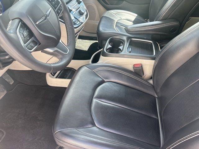 Chrysler Pacifica Touring L 2023