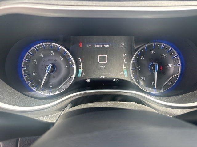 Chrysler Pacifica Touring L 2023