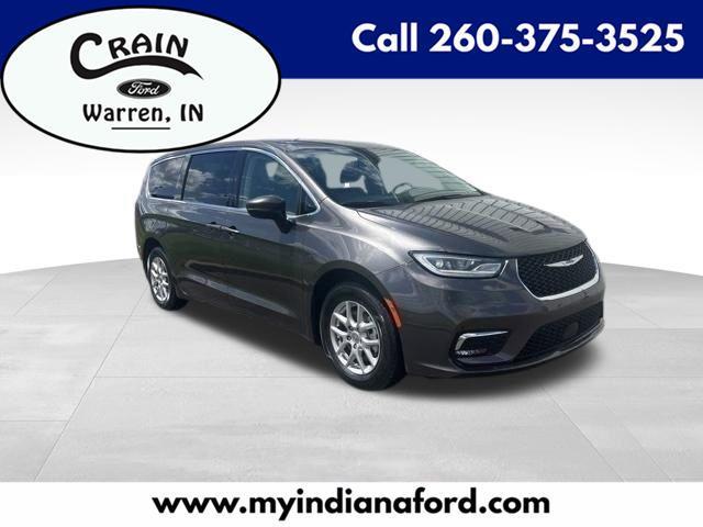 Chrysler Pacifica Touring L 2023