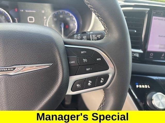 Chrysler Pacifica Touring L 2023