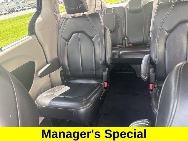Chrysler Pacifica Touring L 2023