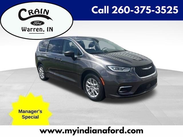 Chrysler Pacifica Touring L 2023