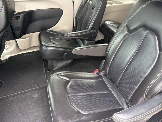 Chrysler Pacifica Touring L 2023