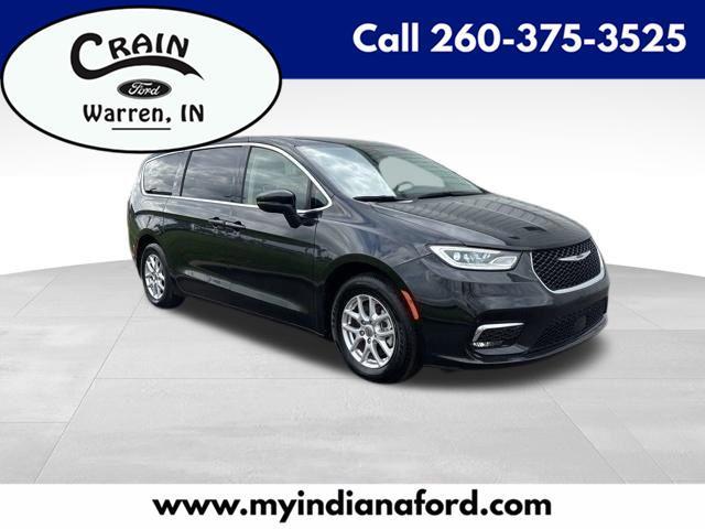Chrysler Pacifica Touring L 2023