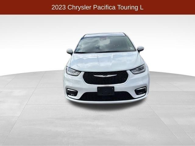 Chrysler Pacifica Touring L 2023