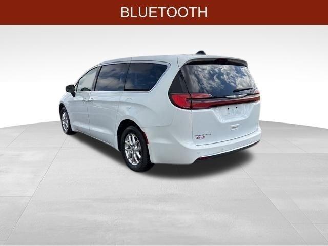 Chrysler Pacifica Touring L 2023