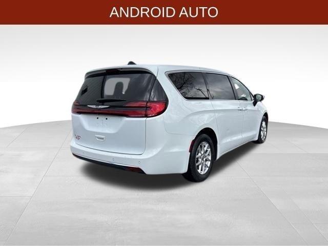 Chrysler Pacifica Touring L 2023