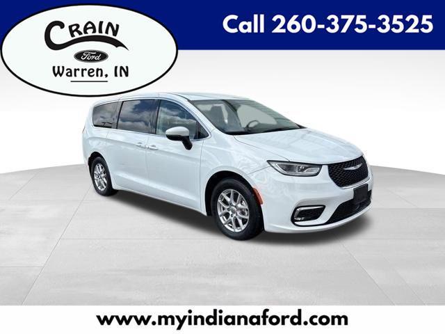 Chrysler Pacifica Touring L 2023