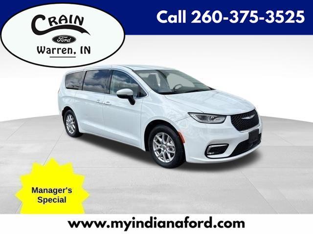 Chrysler Pacifica Touring L 2023