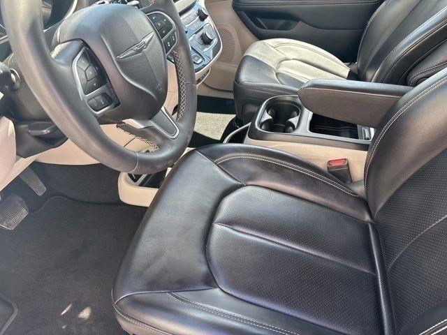 Chrysler Pacifica Touring L 2023
