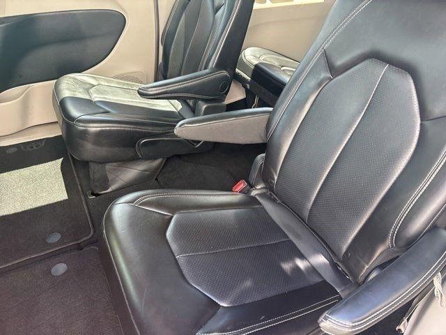 Chrysler Pacifica Touring L 2023