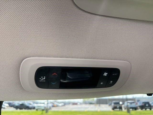 Chrysler Pacifica Touring L 2023