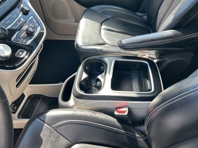 Chrysler Pacifica Touring L 2023