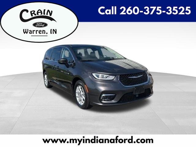 Chrysler Pacifica Touring L 2023