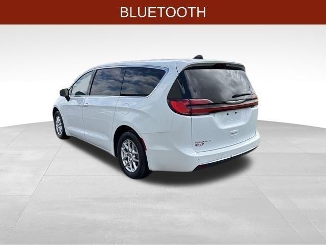Chrysler Pacifica Touring L 2023