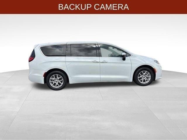 Chrysler Pacifica Touring L 2023