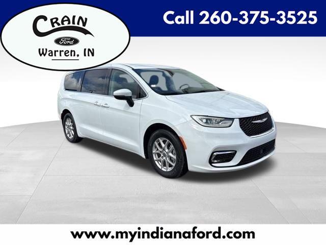 Chrysler Pacifica Touring L 2023