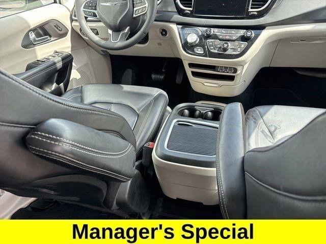 Chrysler Pacifica Touring L 2023