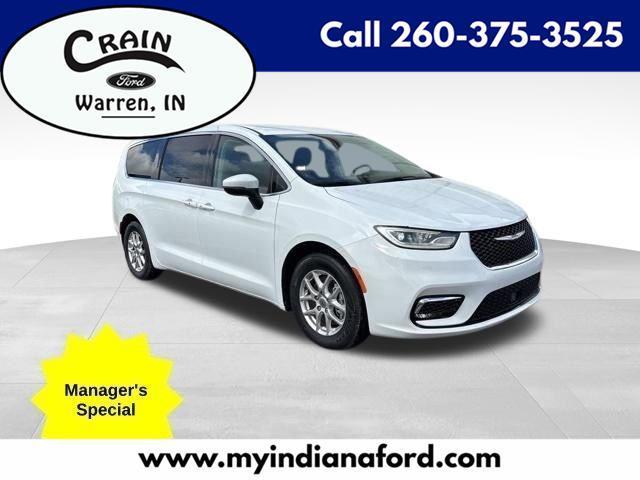 Chrysler Pacifica Touring L 2023