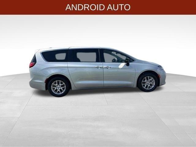 Chrysler Pacifica Touring L 2024