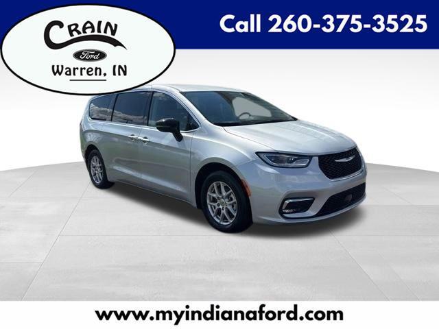 Chrysler Pacifica Touring L 2024