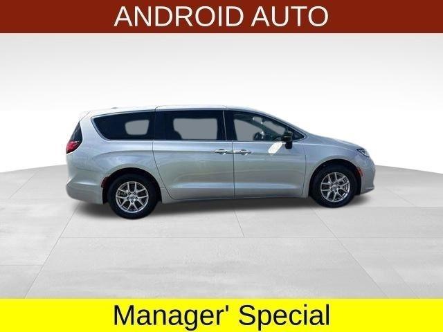 Chrysler Pacifica Touring L 2024