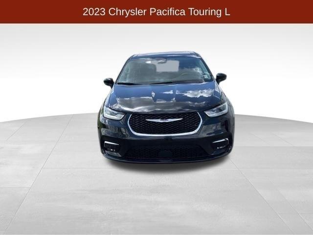 Chrysler Pacifica Touring L 2023