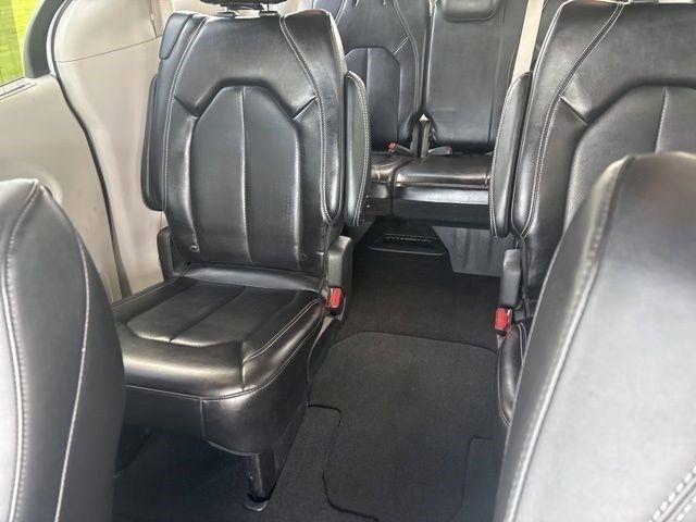 Chrysler Pacifica Touring L 2024