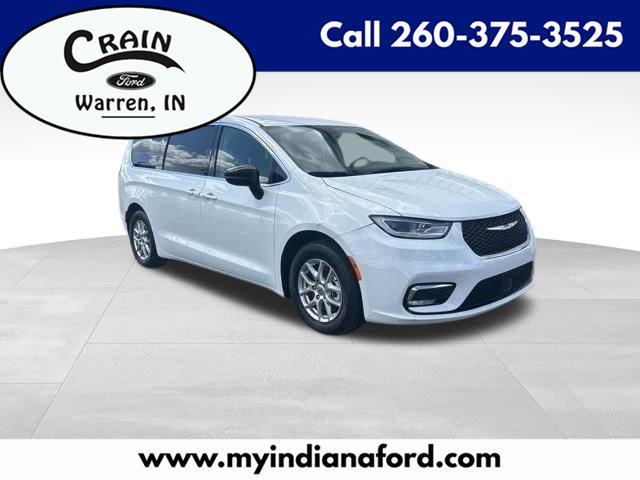 Chrysler Pacifica Touring L 2024
