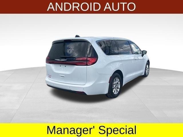 Chrysler Pacifica Touring L 2024
