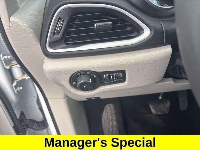 Chrysler Pacifica Touring L 2024