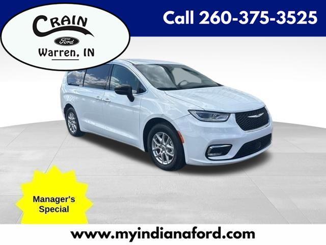 Chrysler Pacifica Touring L 2024