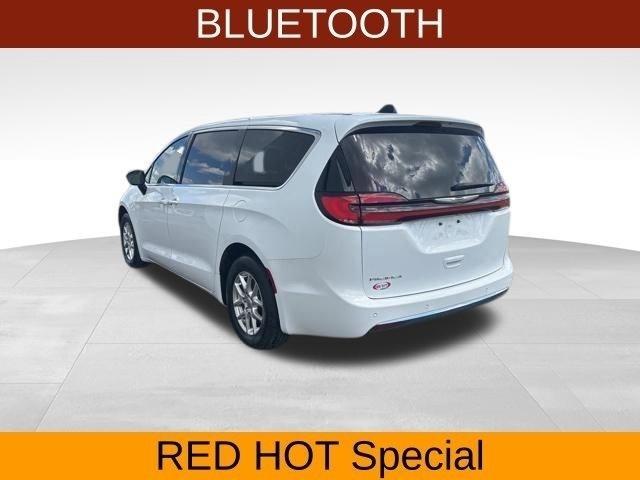 Chrysler Pacifica Touring L 2024
