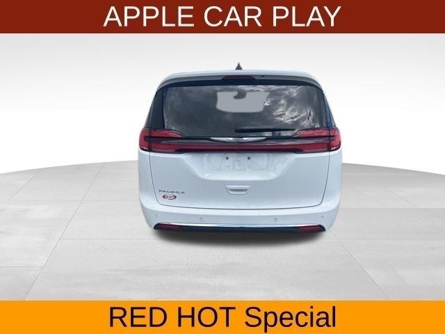 Chrysler Pacifica Touring L 2024