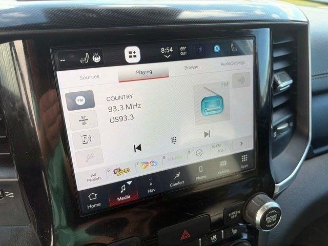 RAM 1500 Laramie Crew Cab SWB 4WD 2022