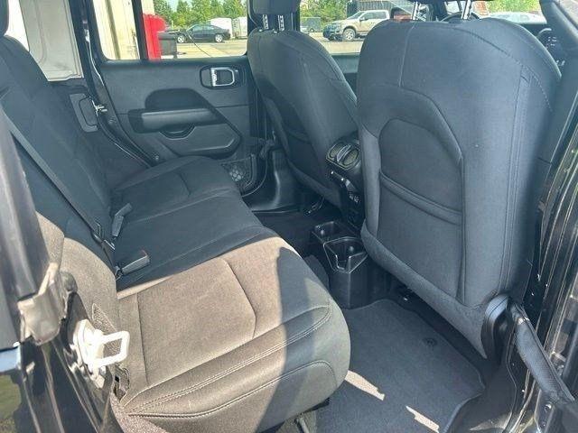 Jeep Wrangler Unlimited Sahara 2021