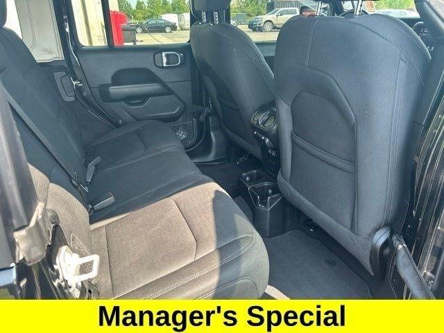 Jeep Wrangler Unlimited Sahara 4WD 2021